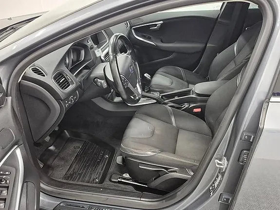 Volvo V40 2015 photo 2