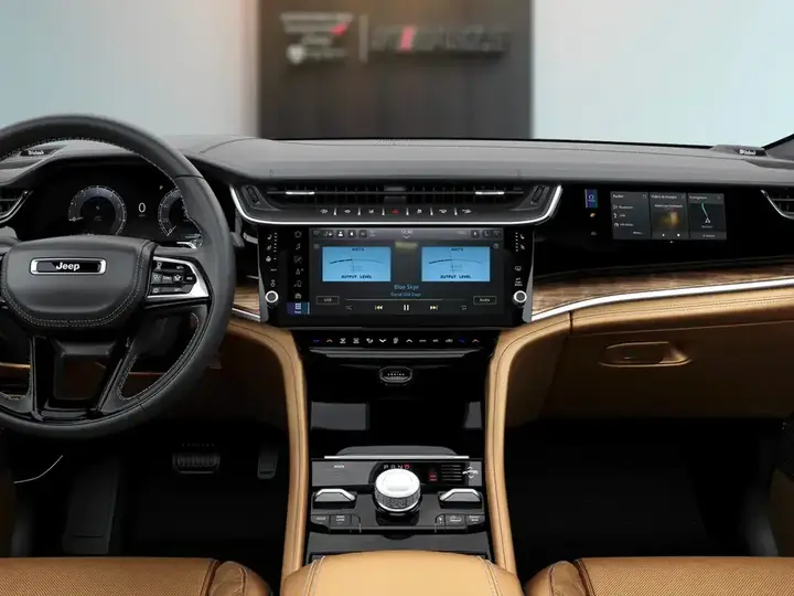 Jeep Grand Cherokee 2026 photo 4