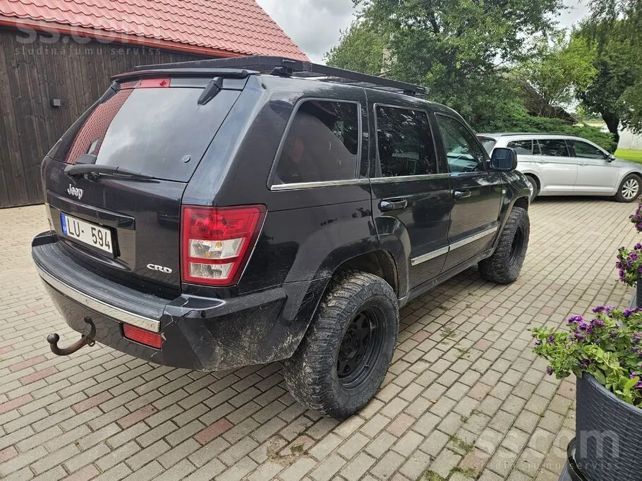 Jeep Grand Cherokee 2010 photo 3