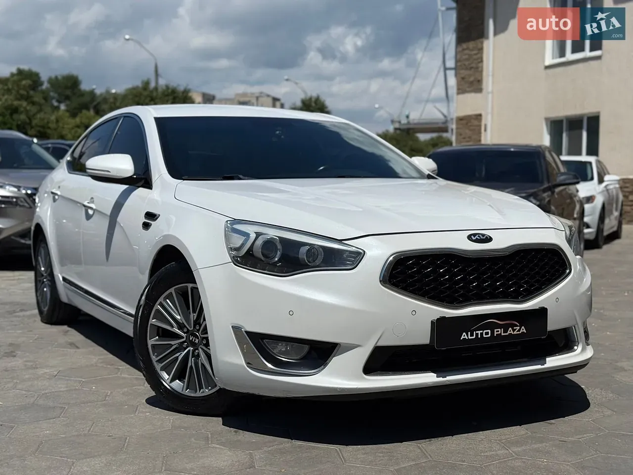 Kia K7 2013 photo 5