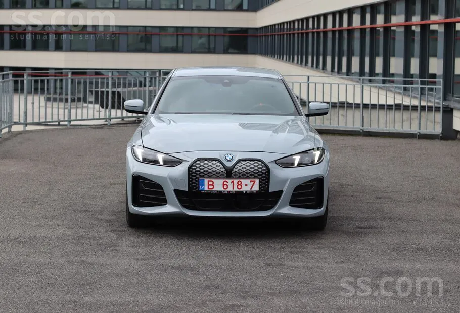 BMW I4 2025 photo 2
