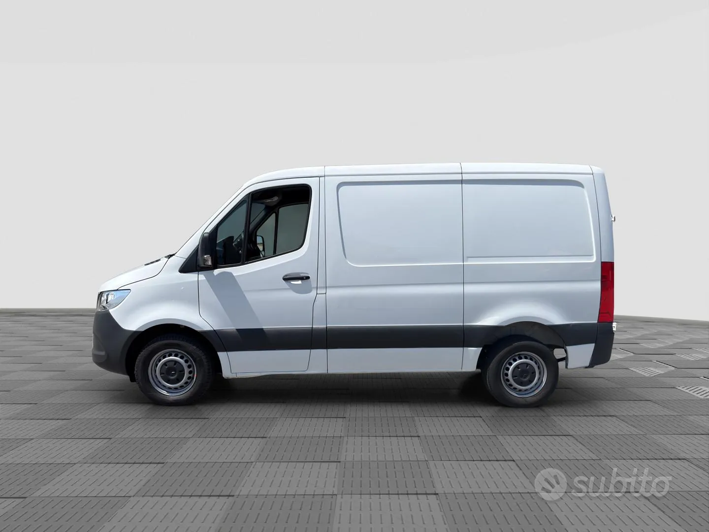 Mercedes-Benz Sprinter 2024 photo 2