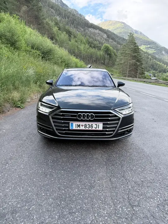 Audi A8 2018 photo 2