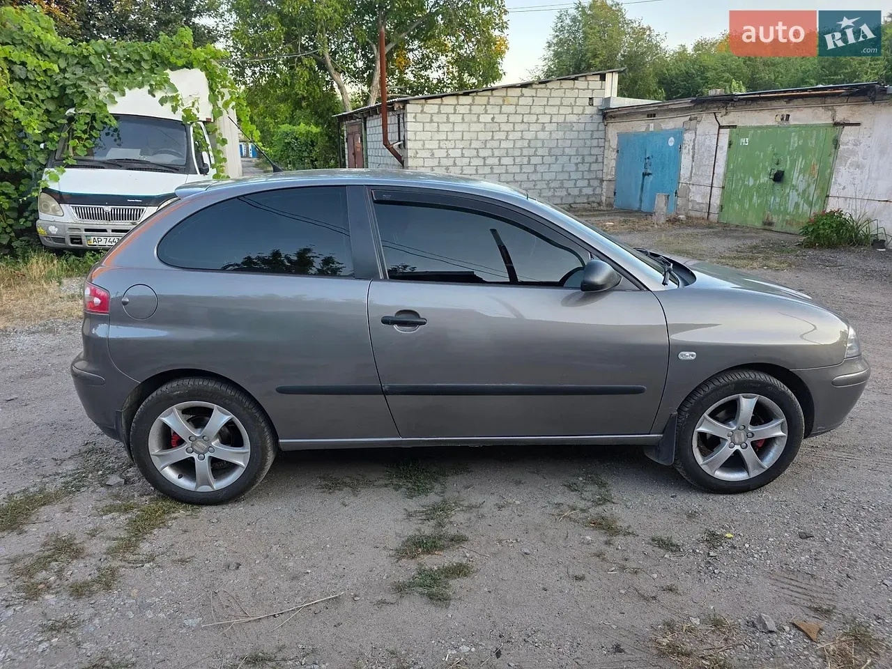 Seat Ibiza 2003 photo 2