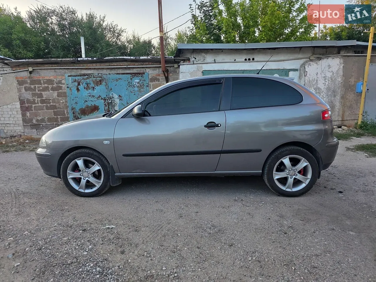 Seat Ibiza 2003 photo 4