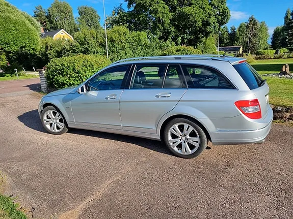 Mercedes-Benz C220 2009 photo 2