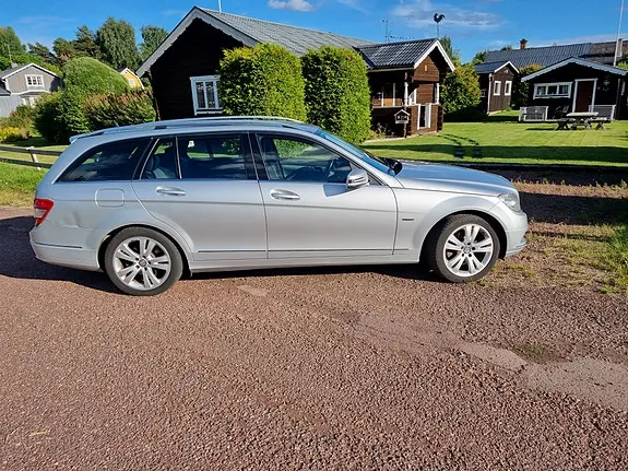 Mercedes-Benz C220 2009 photo 3