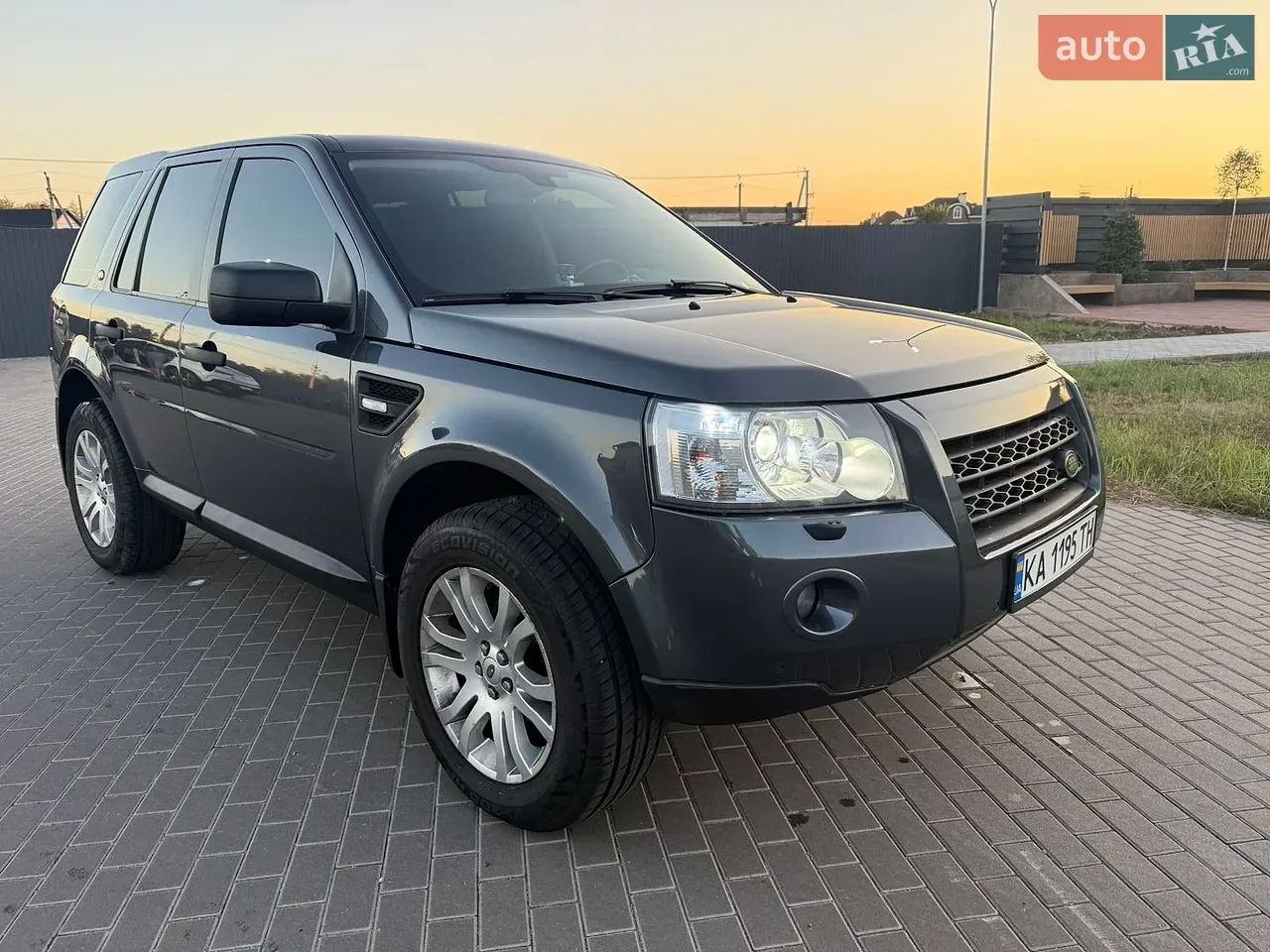 Land Rover Freelander 2009 photo 3