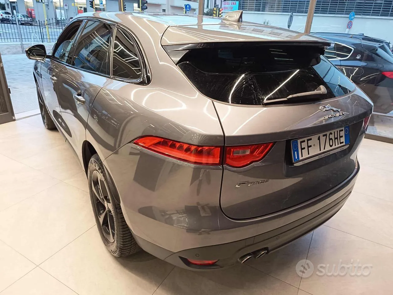 Jaguar F-Pace 2017 photo 4