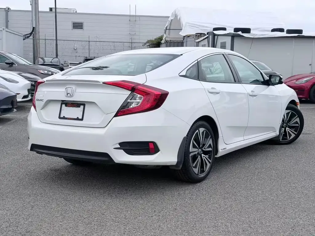 Honda Civic 2018 photo 5