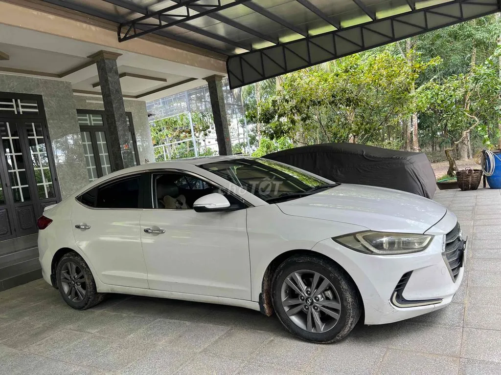 Hyundai Elantra 2017 photo 3