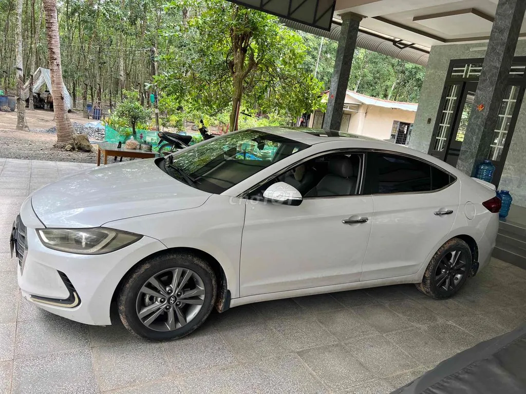 Hyundai Elantra 2017 photo 4