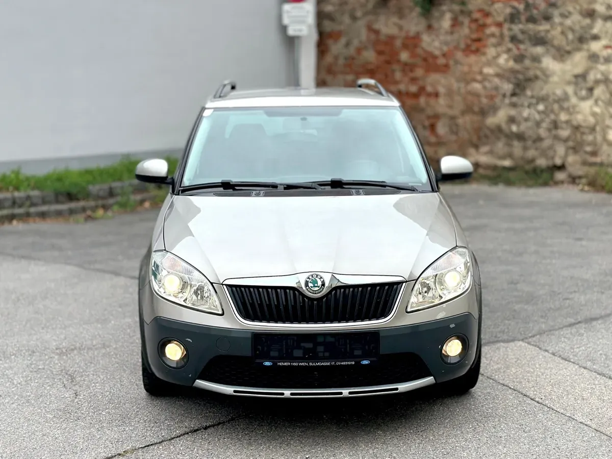 Skoda Fabia 2013 photo 3