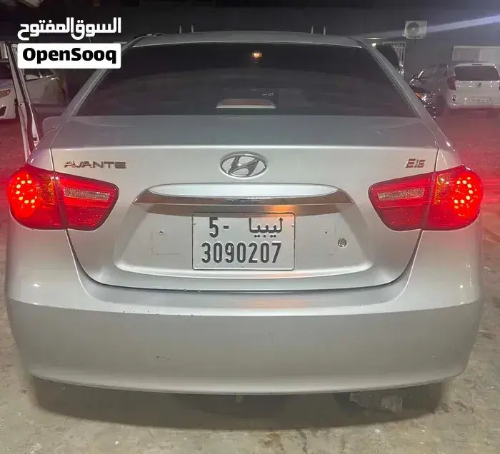 Hyundai Avante 2009 photo 4