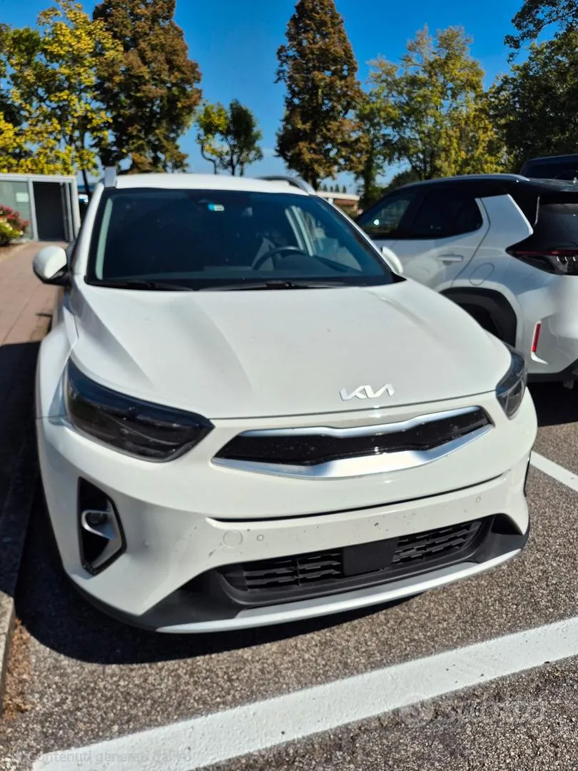 Kia Stonic 2023 photo 3