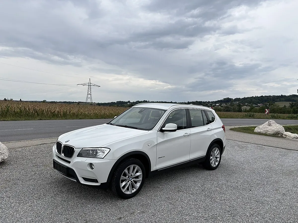 BMW X3 2012 photo 2