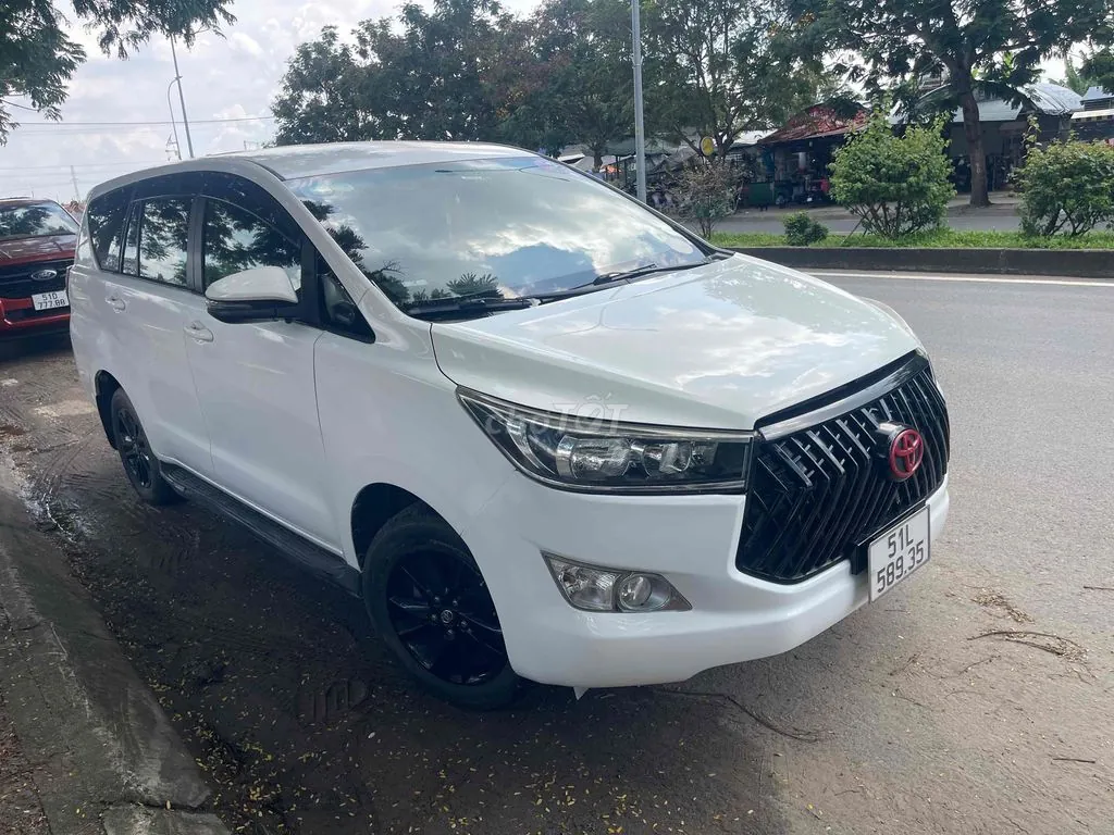 Toyota Innova 2018 photo 3