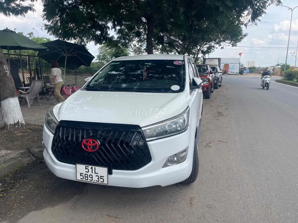 Toyota Innova 2018 photo 2