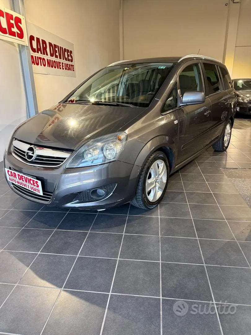 Opel Zafira 2010 photo 2