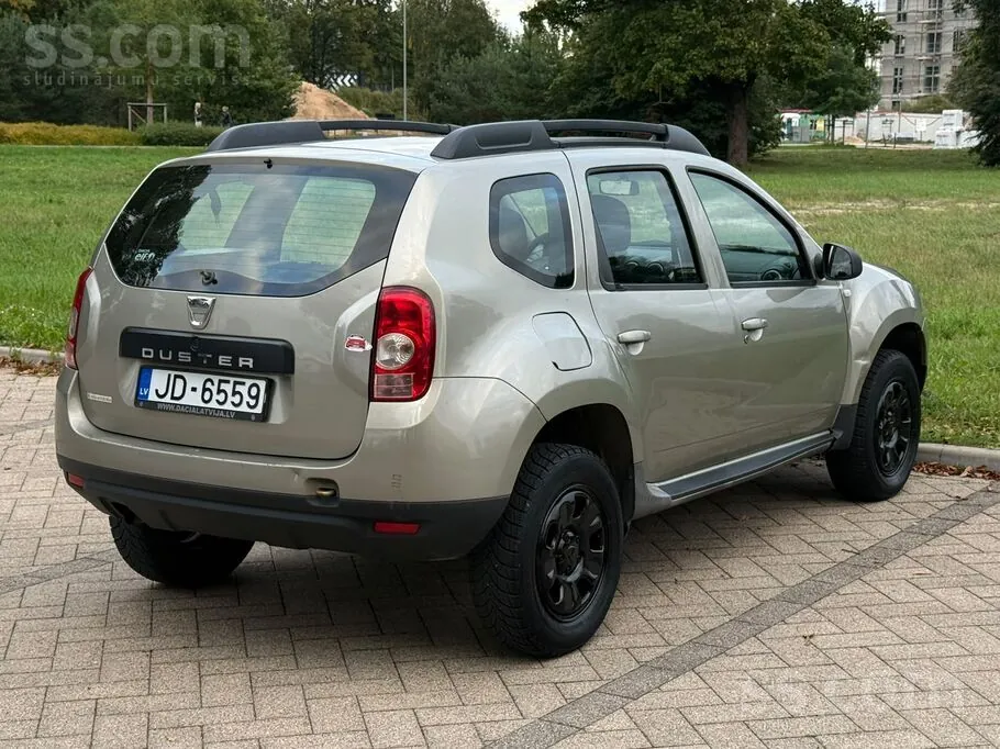 Dacia Duster 2012 photo 4