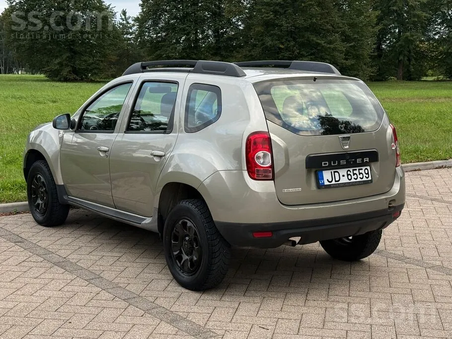 Dacia Duster 2012 photo 3