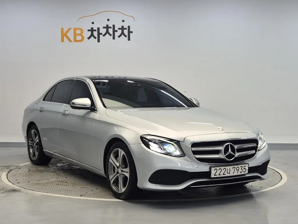 Mercedes-Benz E-Class 2017 photo 4