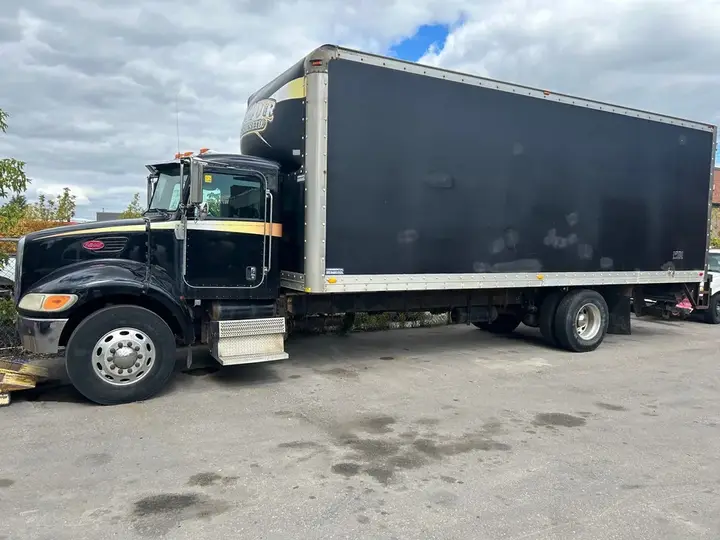 Volkswagen Peterbilt 2011 photo 2