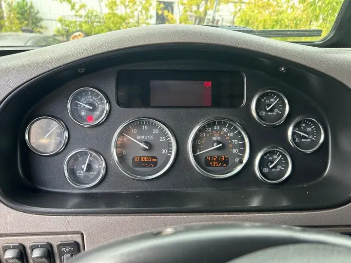Volkswagen Peterbilt 2011 photo 4