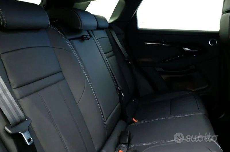 Land Rover Range Rover Evoque 2026 photo 5