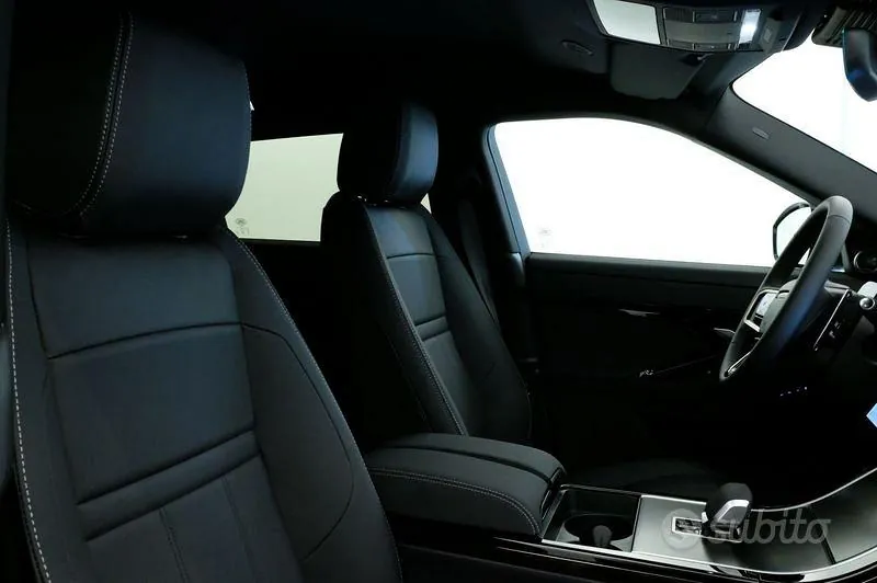Land Rover Range Rover Evoque 2026 photo 3