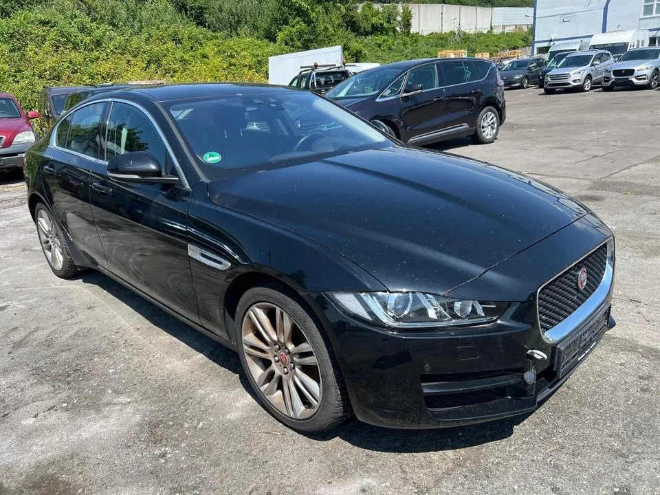 Jaguar Xe