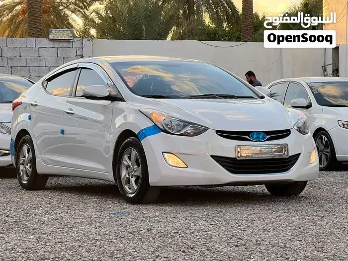Hyundai Avante 2011 photo 2