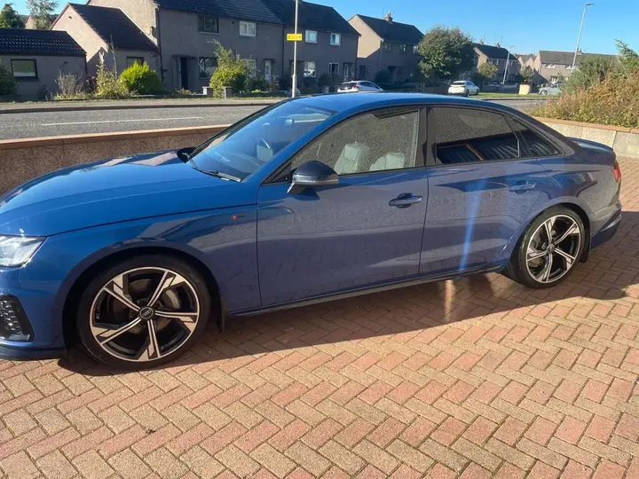 Audi A4 2023 photo 3