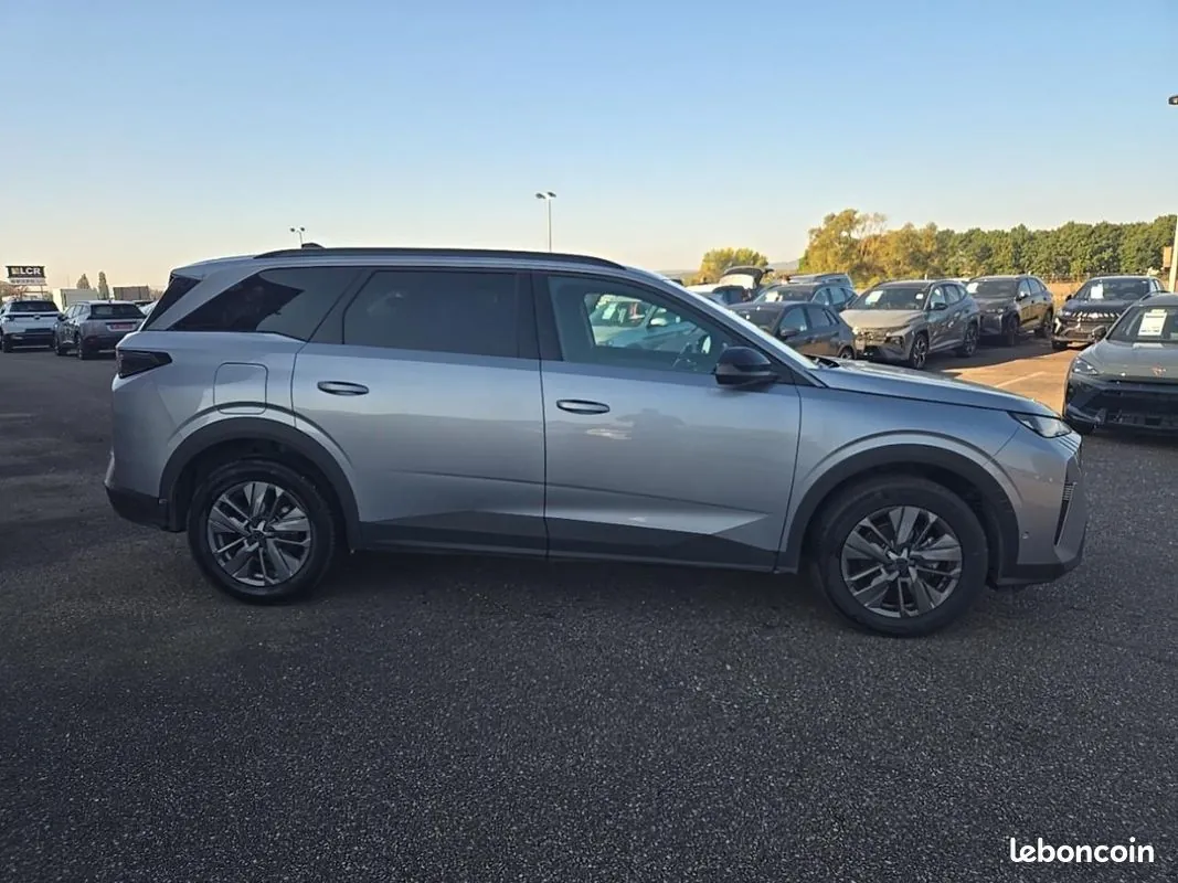 Peugeot 5008 2025 photo 4
