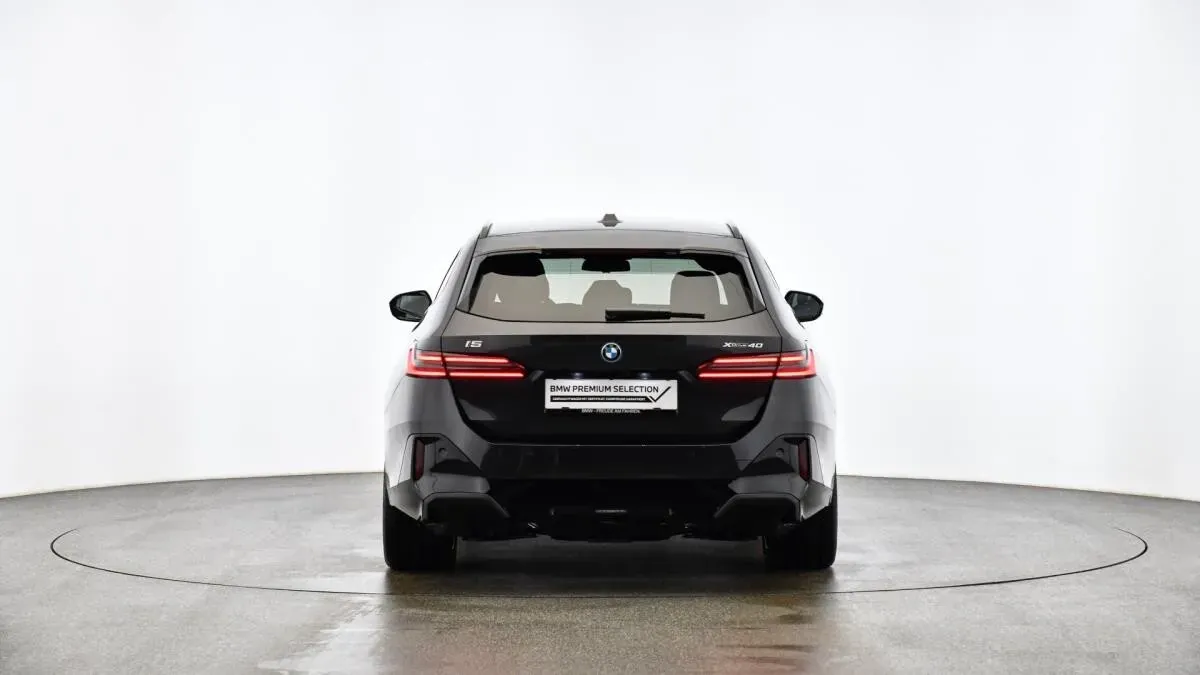 BMW I5 2025 photo 2