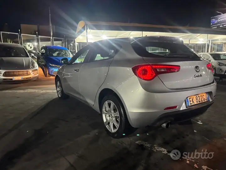 Alfa Romeo Giulietta 2012 photo 4