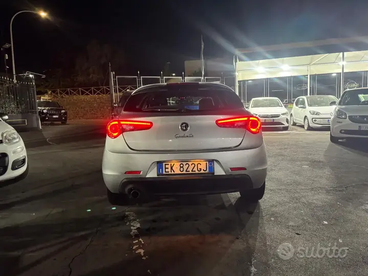 Alfa Romeo Giulietta 2012 photo 5