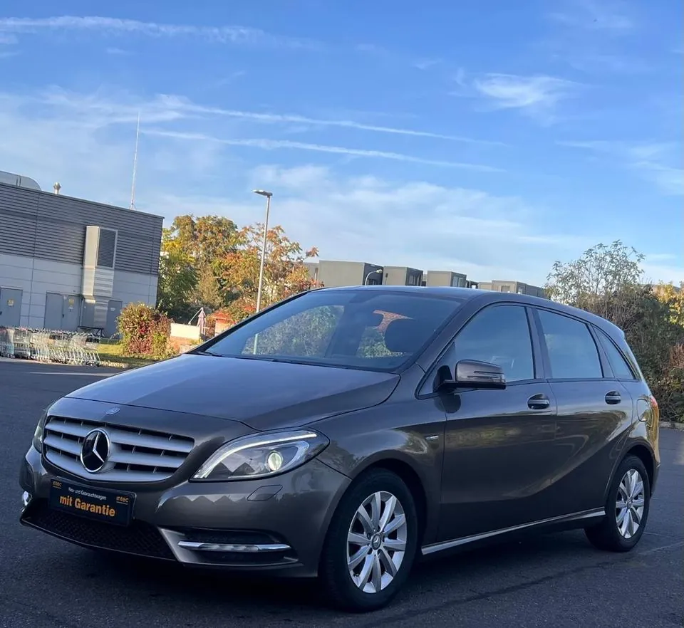 Mercedes-Benz B 200