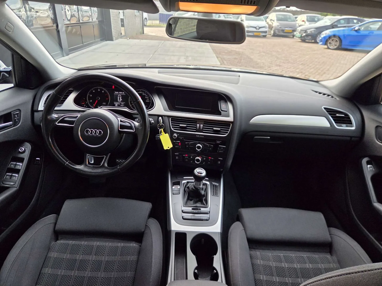 Audi A4 2012 photo 3