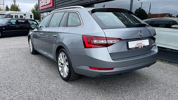 Skoda Superb 2016 photo 4