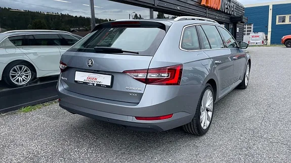 Skoda Superb 2016 photo 5