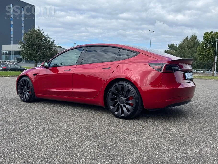 Tesla Model 3 2021 photo 3