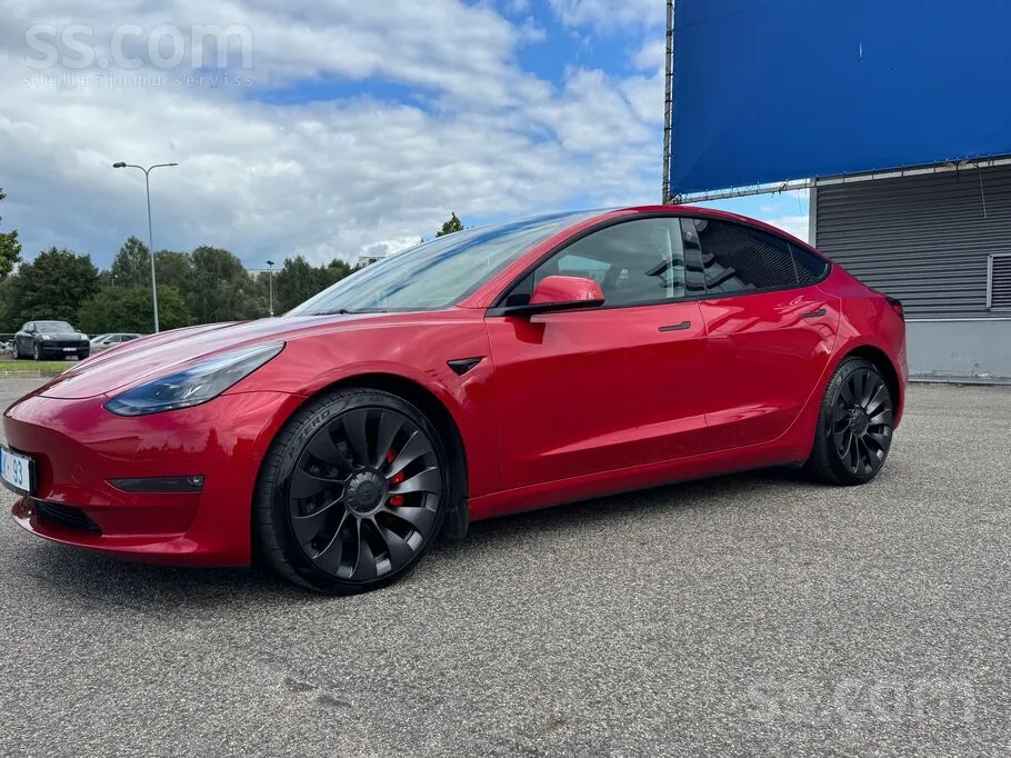 Tesla Model 3 2021 photo 2