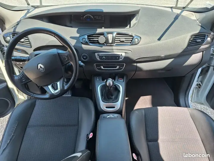 Renault Scenic 2013 photo 3