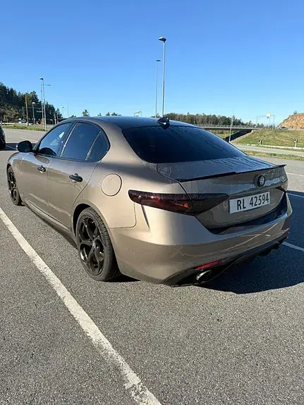 Alfa Romeo Giulia 2019 photo 5