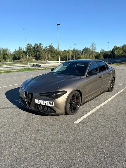 Alfa Romeo Giulia 2019 photo 3