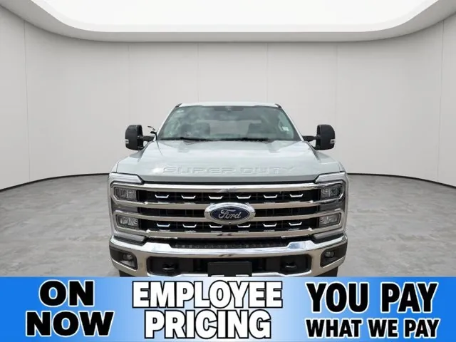 Ford Super Duty F-350 2026 photo 2