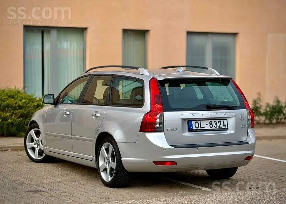 Volvo V50 2010 photo 3