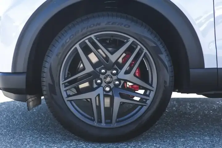 Ford Explorer 2026 photo 5