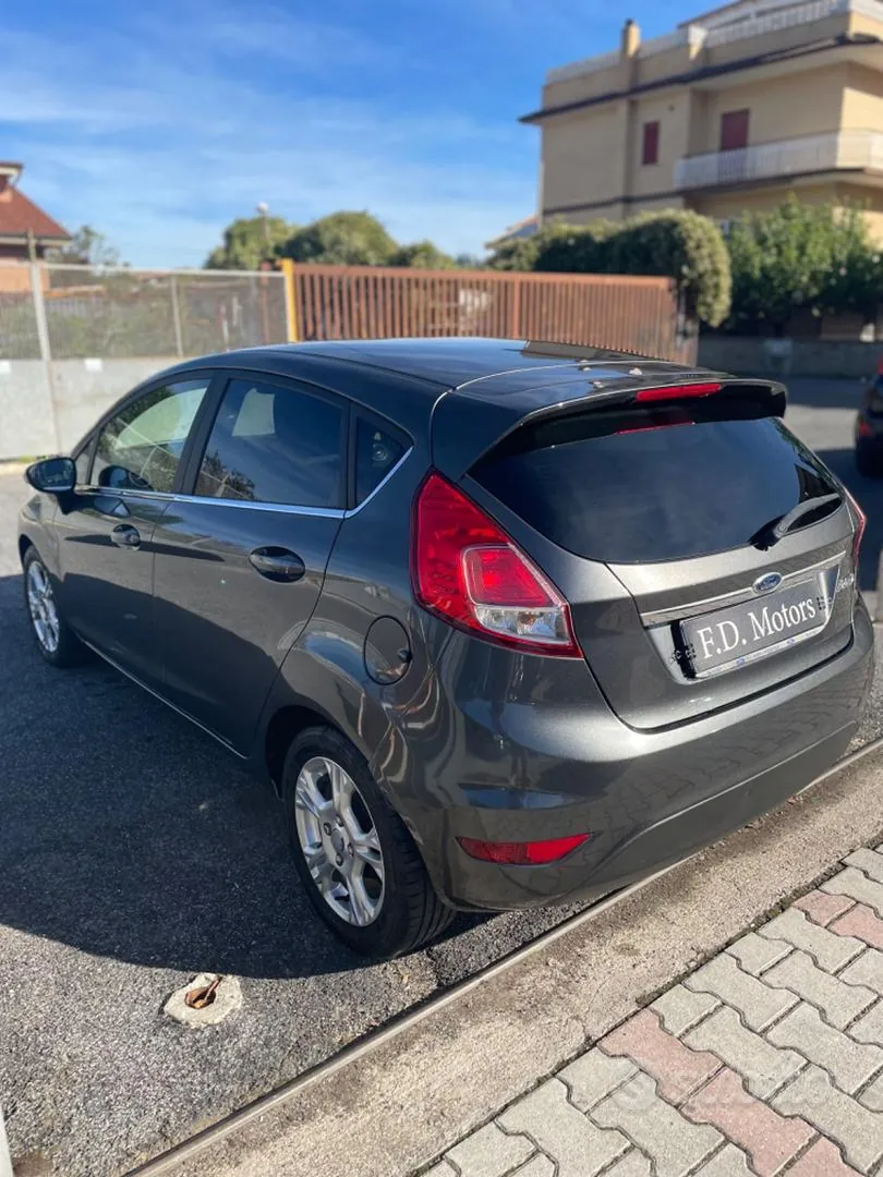 Ford Fiesta 2015 photo 5
